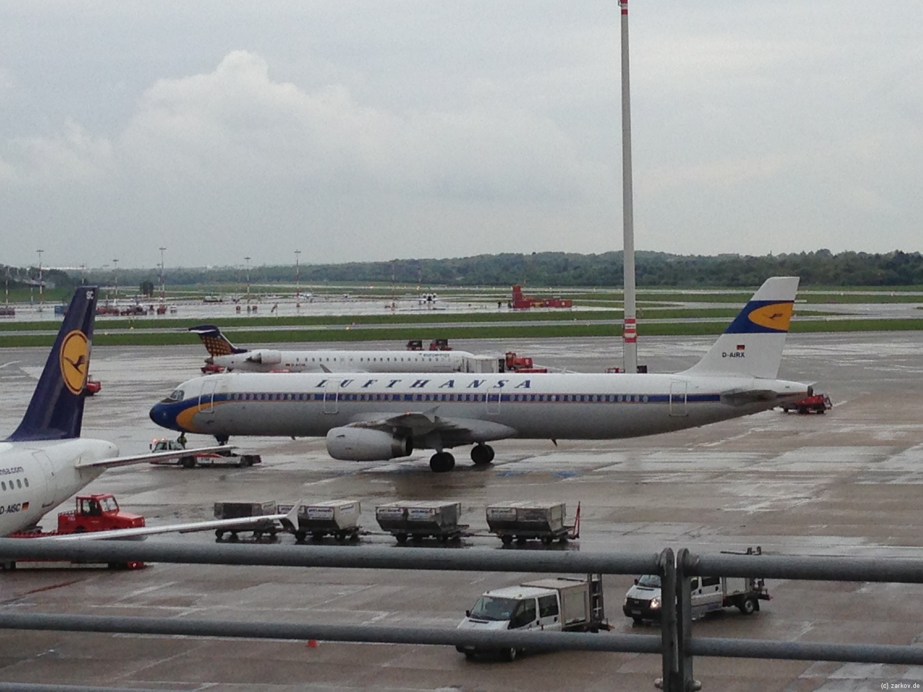 Lufthansa D-AIRX auf dem Rollfeld