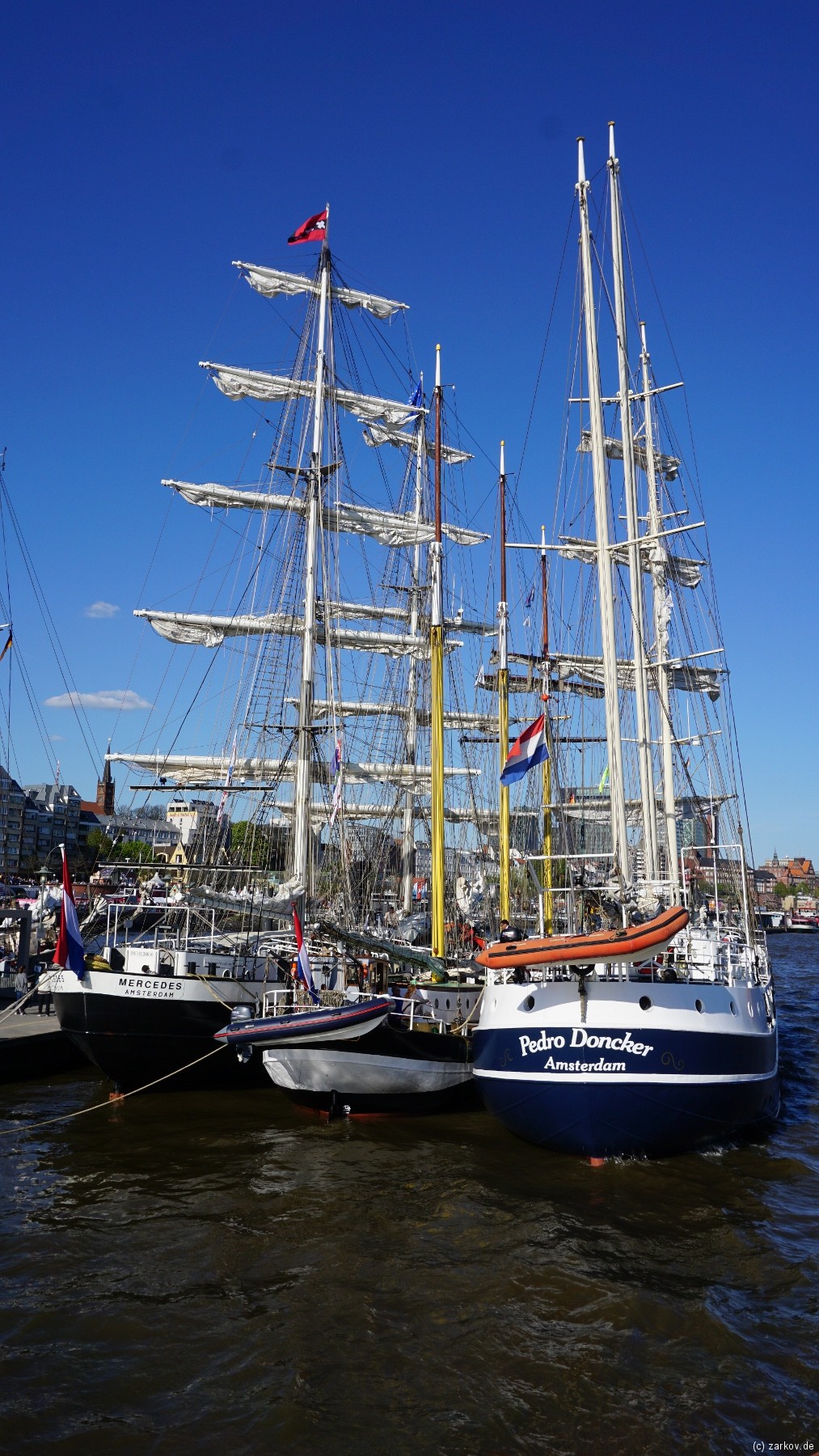 Hafengeburtstag 20160505 - 22 - Klein Holland am Pier