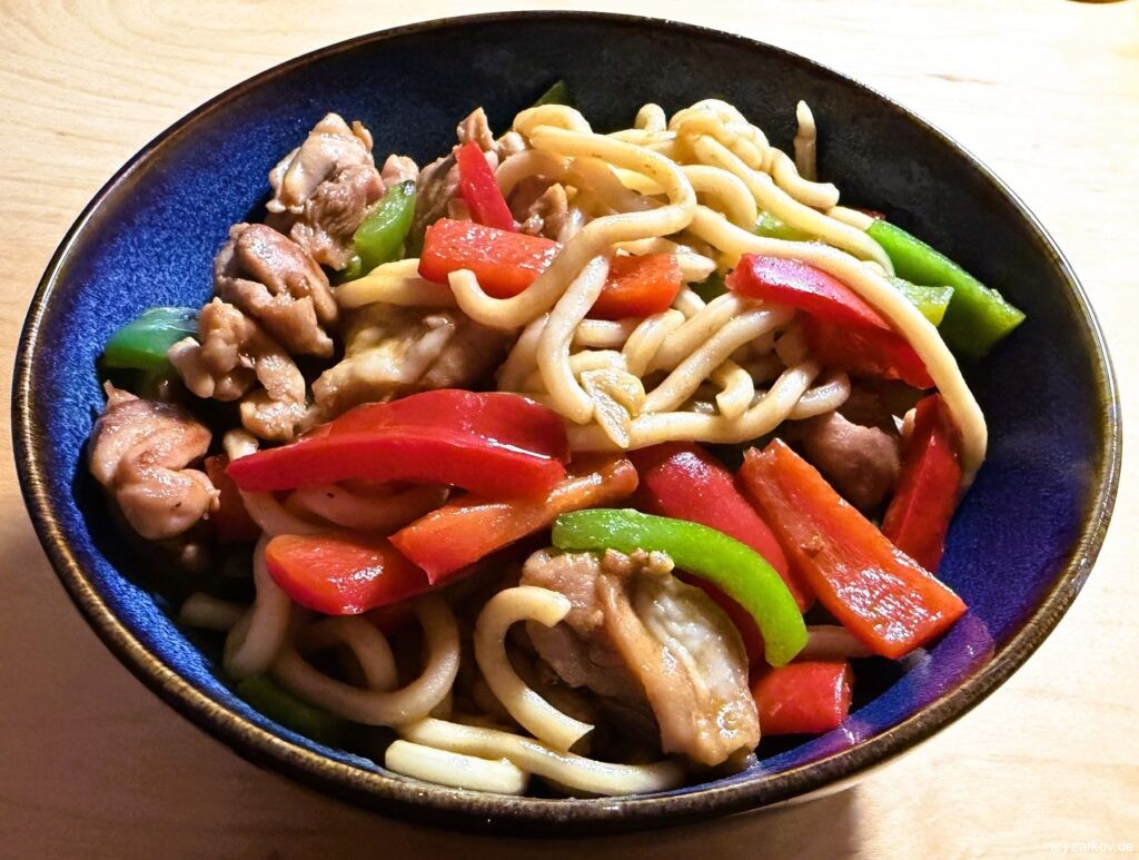 One Pot Pikante Nudeln mit Huhn