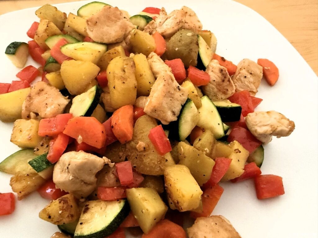 Hähnchen-Gemüse-Pfanne mit Rosmarin